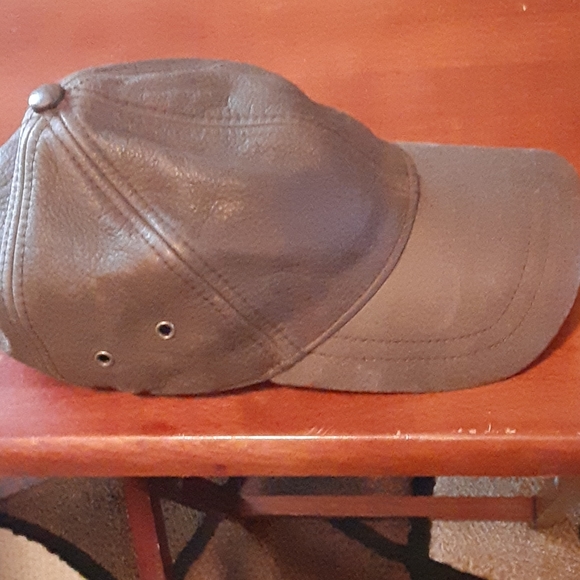 Hat - Picture 10 of 11